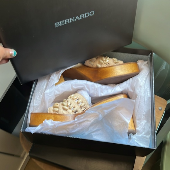 🛑 1 hour sale. Bernardo, Knox Crochet Heel Sandals, Made in Brazil - Picture 11 of 11